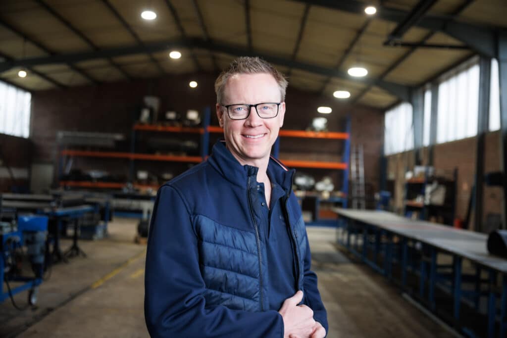 Kontakt GUMMI STRICKER