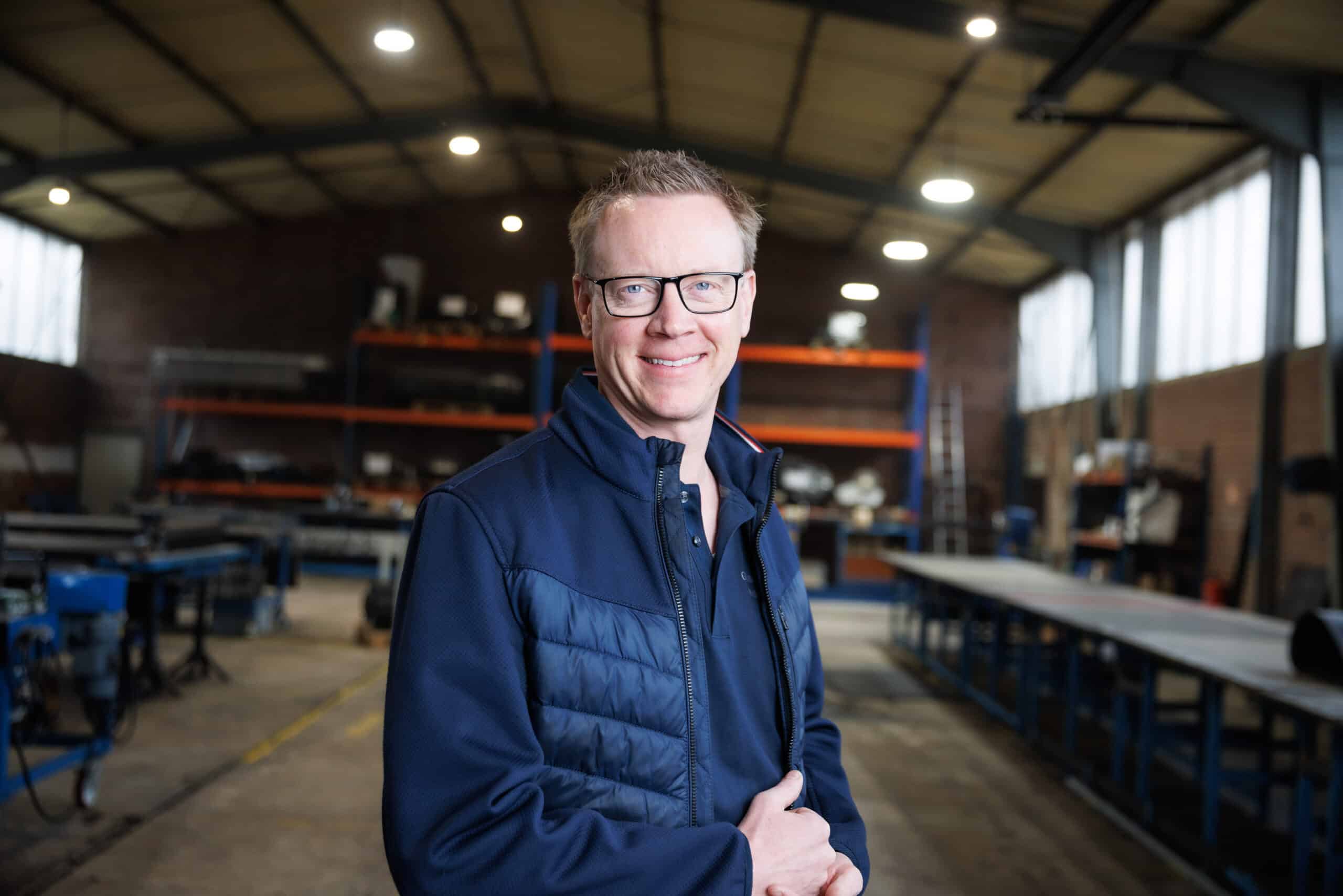 Kontakt GUMMI STRICKER